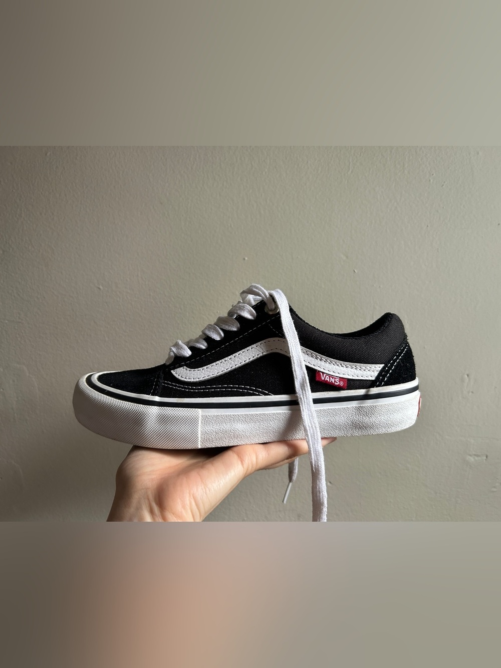 Old Skool Pro Vans, US Women 6.5 - Picture 3 of 11